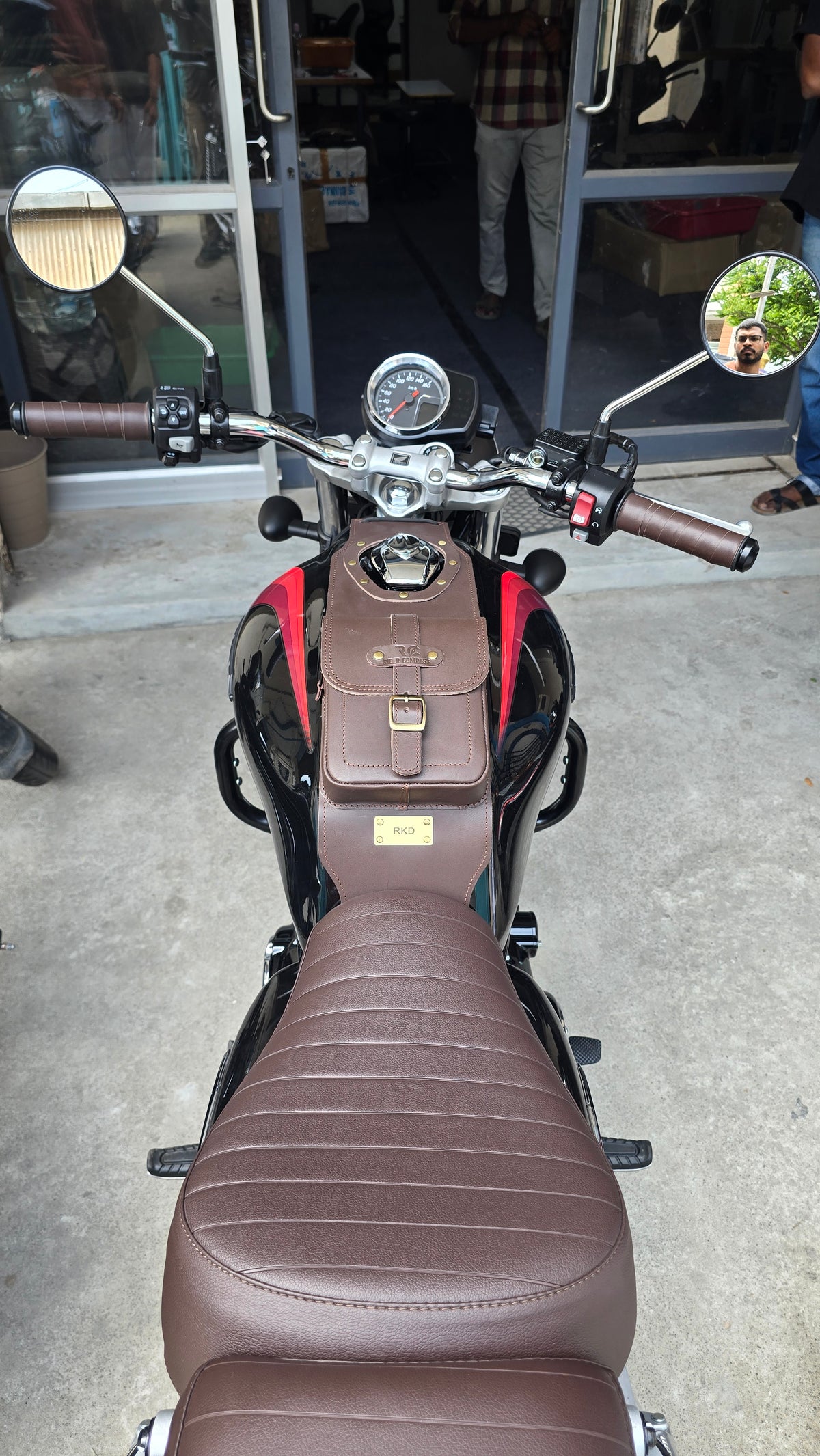 Shop handcrafted real leather motorcycle tank bags with secure zipper pouches, quick-access magnetic buttons, and anti-scratch lining. Available in black and brown with free care kits.